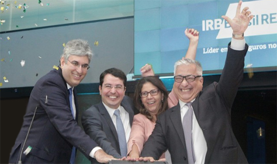 Abertura do capital da IRB Brasil Re na B3. Fernando Passos e José Carlos Cardoso, segundo e último da esquerda para a direita, respectivamente