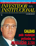 Investidor Institucional 082 - 04ago/2000