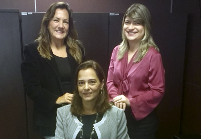 diretoria feminina:Ao centro a diretora superintendente Cláudia Avido, Ana Lúcia Esteves e Juliana Koehler